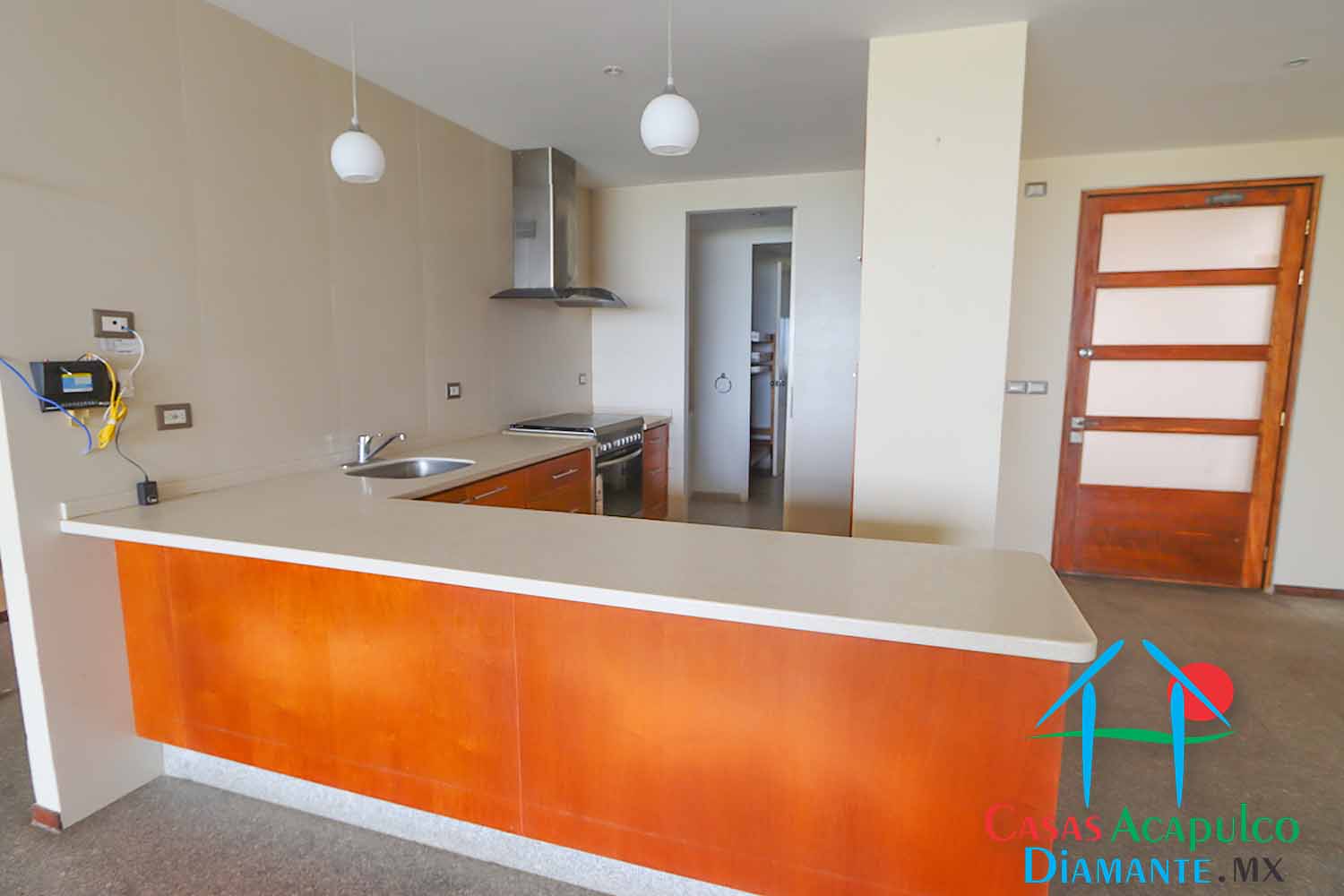Ocean Front 106 - Cocina antes de Otis 1